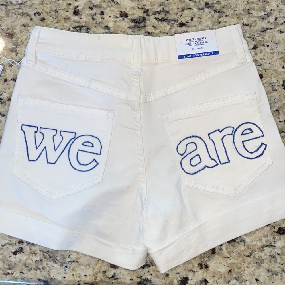 Penn State H&M, NWT, white stretch jean shorts size 2 w/ Penn State We Are!